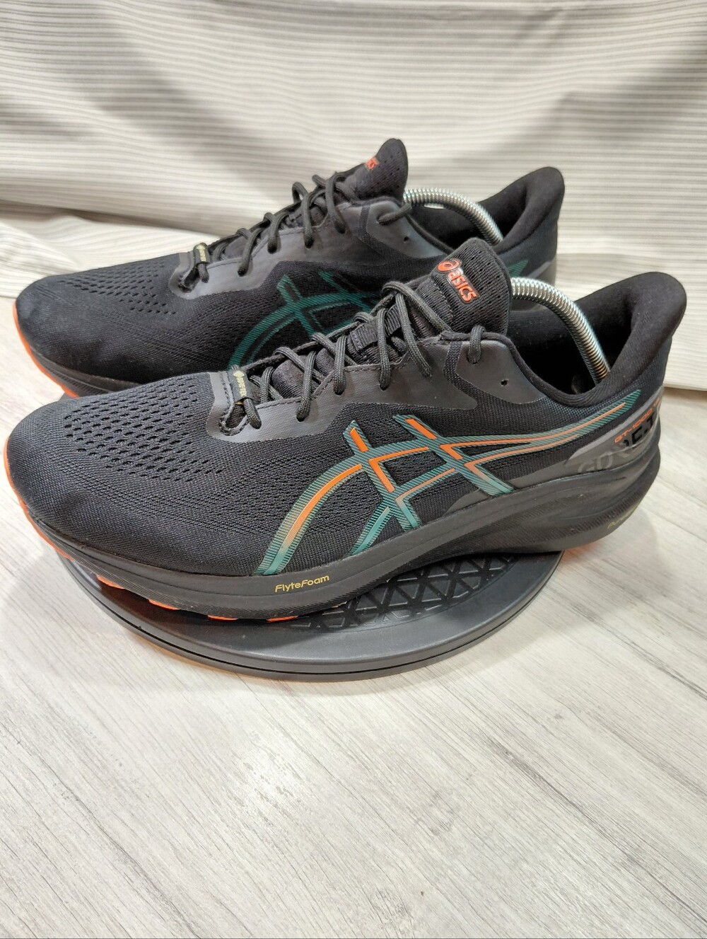 ASICS Men GT-1000 13 GTX Gore-Tex Running Shoe Black Nova Green Orange SIZE 11.5
